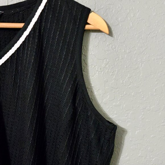 Ming Wang Womens Sleeveless V-Neck Top Size 1X Black White Minimalist Office - Picture 6 of 12